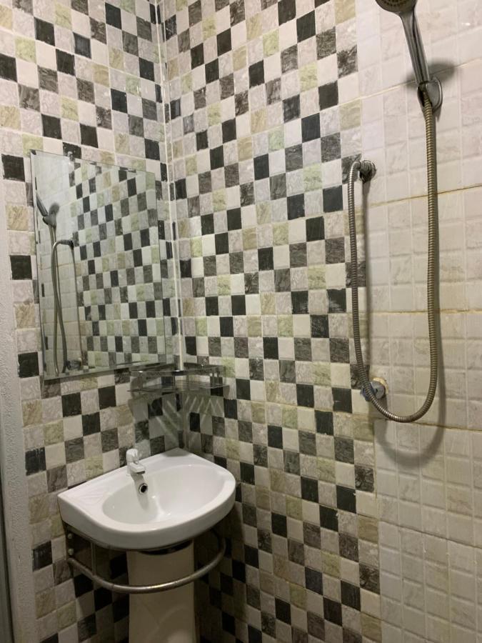 Aina Guest House Кота-Бару Экстерьер фото