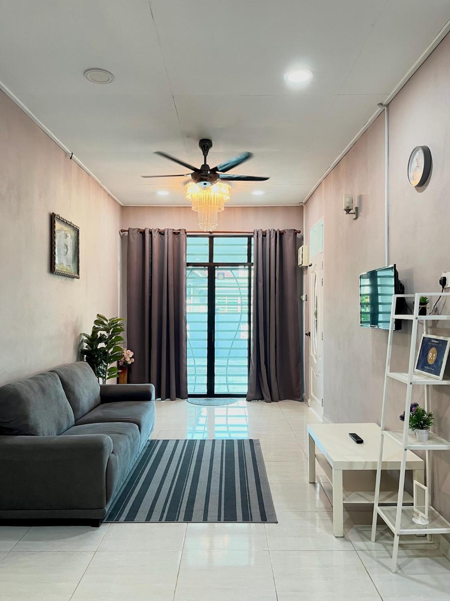 Aina Guest House Кота-Бару Экстерьер фото